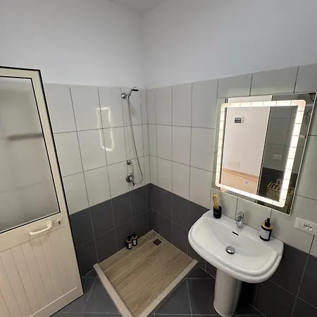 The Comfort Spot 아파트 Durrës